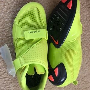 Nike women’s size 8 spin shoe